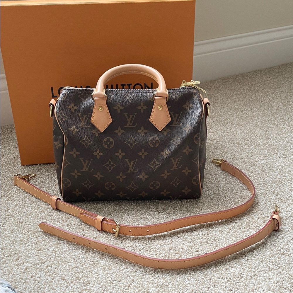 Louis Vuitton Monogram Canvas Speedy 25 Bandoulière with Natural Vachetta Trim - Picture 14 of 15